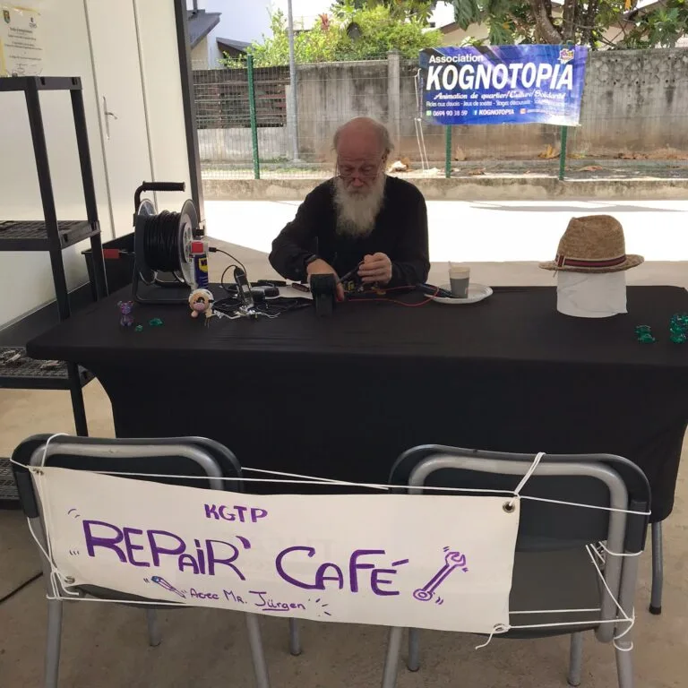 Jürgen beim Reparieren